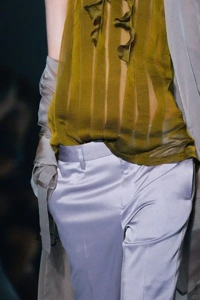 灵感笔记 | 不对称立体剪裁与面料质感