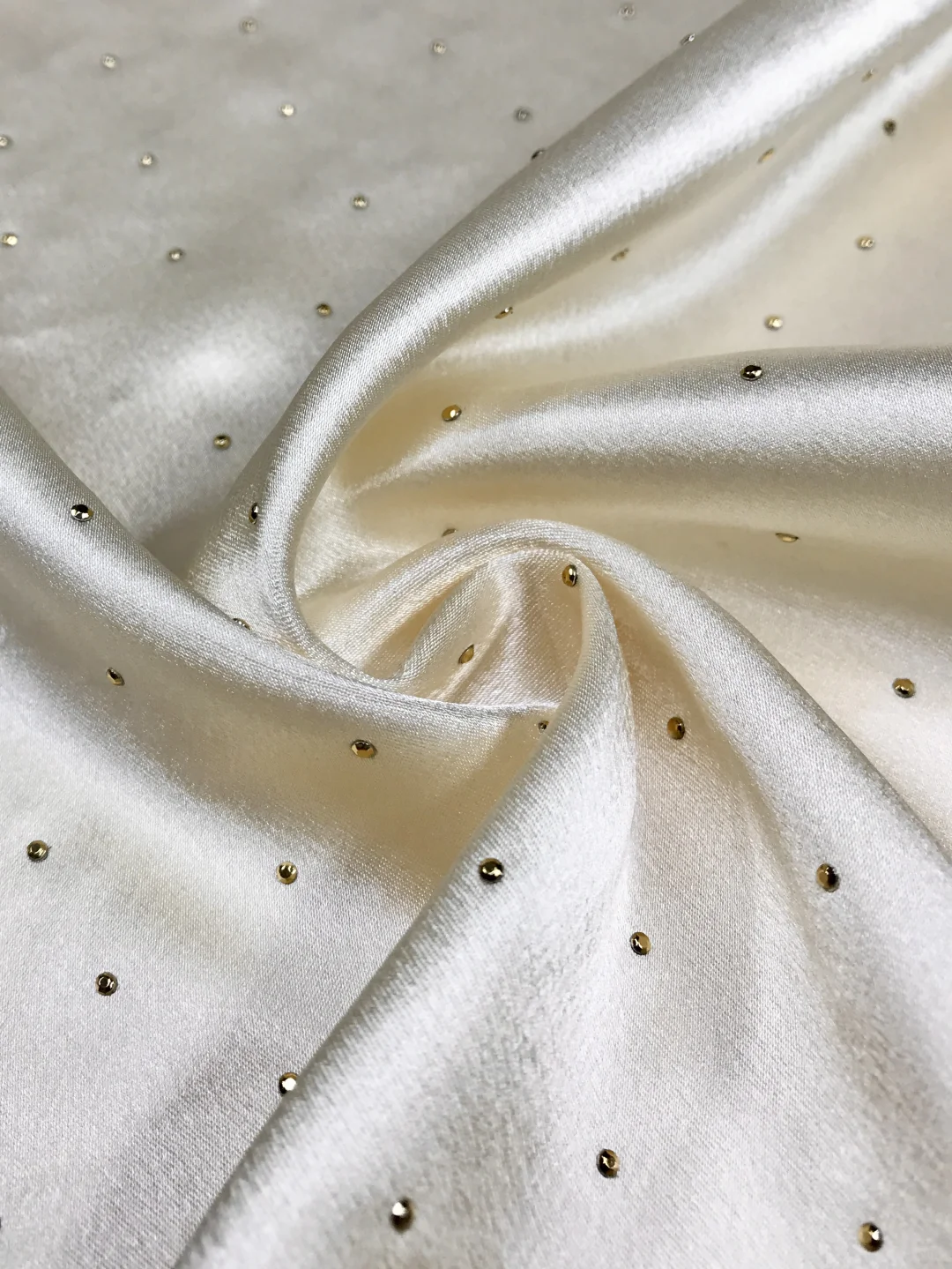 缎面烫钻面料｜雅奢主张