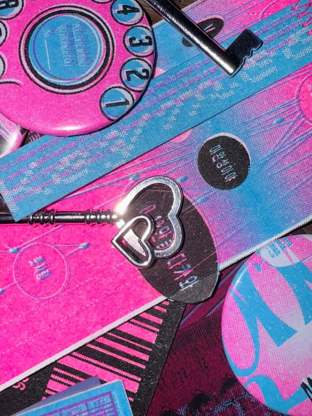 实验性书籍设计| KIMI??️