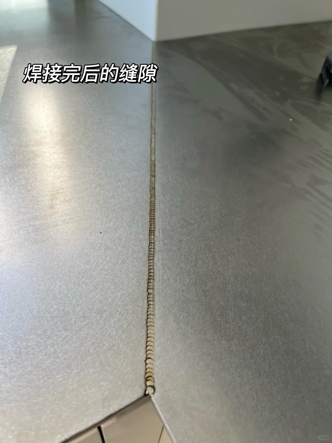 听劝！不锈钢台面一定要选乱纹质感的…