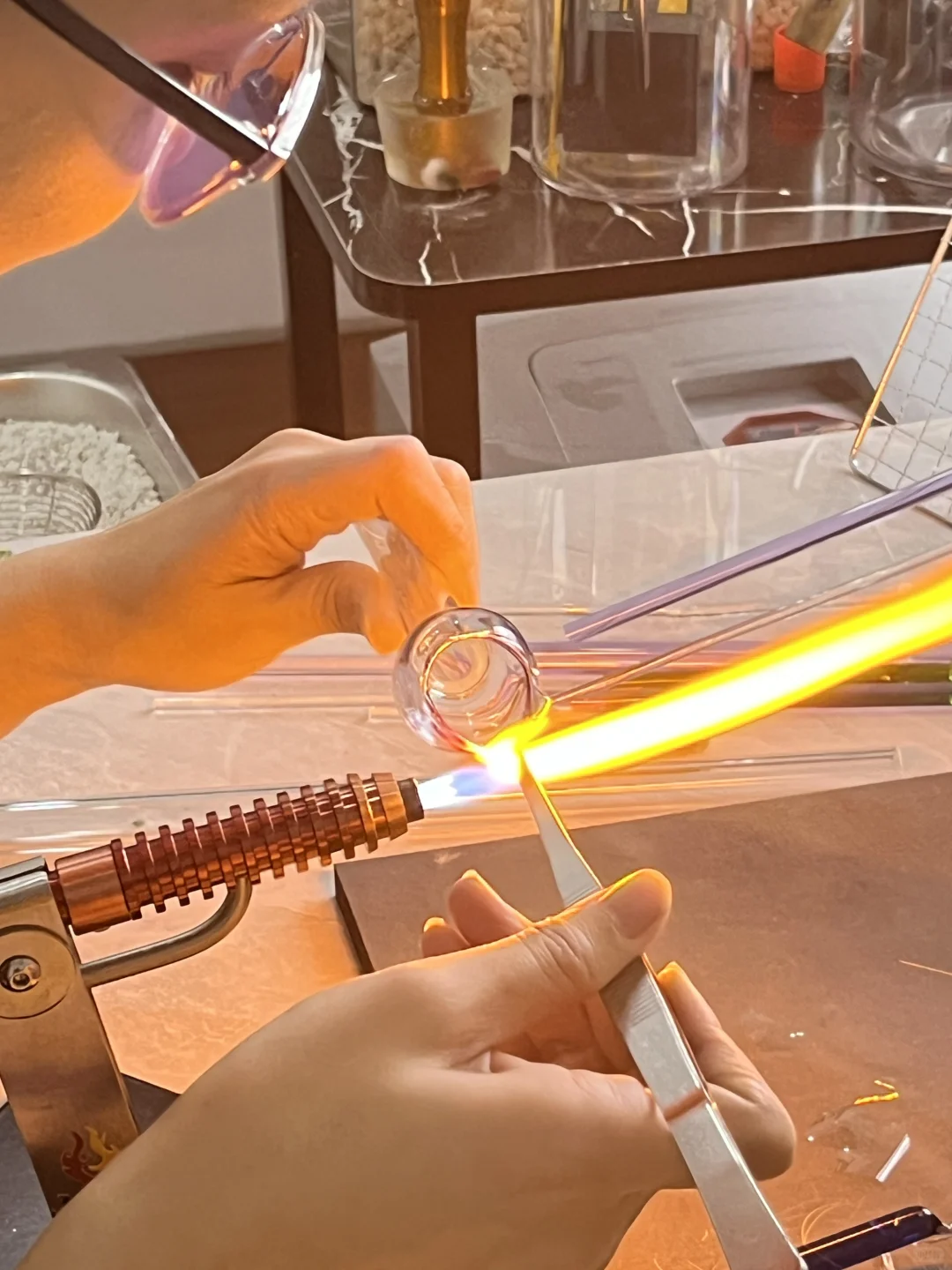 零基础也能烧出绝美蓝玫瑰！1600℃火焰的浪漫