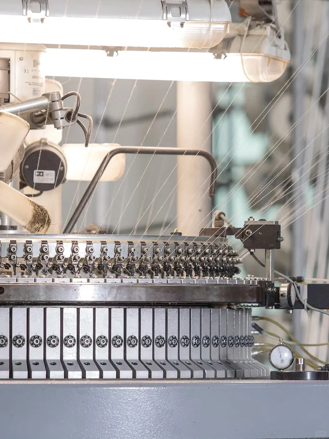 工艺专家 | 针织大圆机实拍:奢华汉麻针织布