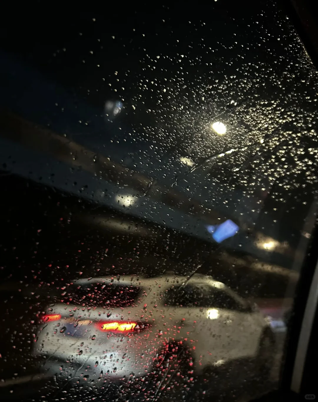 当我拍到雨天的玻璃窗……