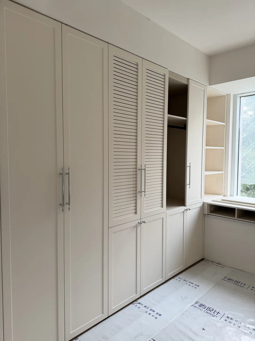 啊啊啊一大早就被我家卧室衣柜美到了