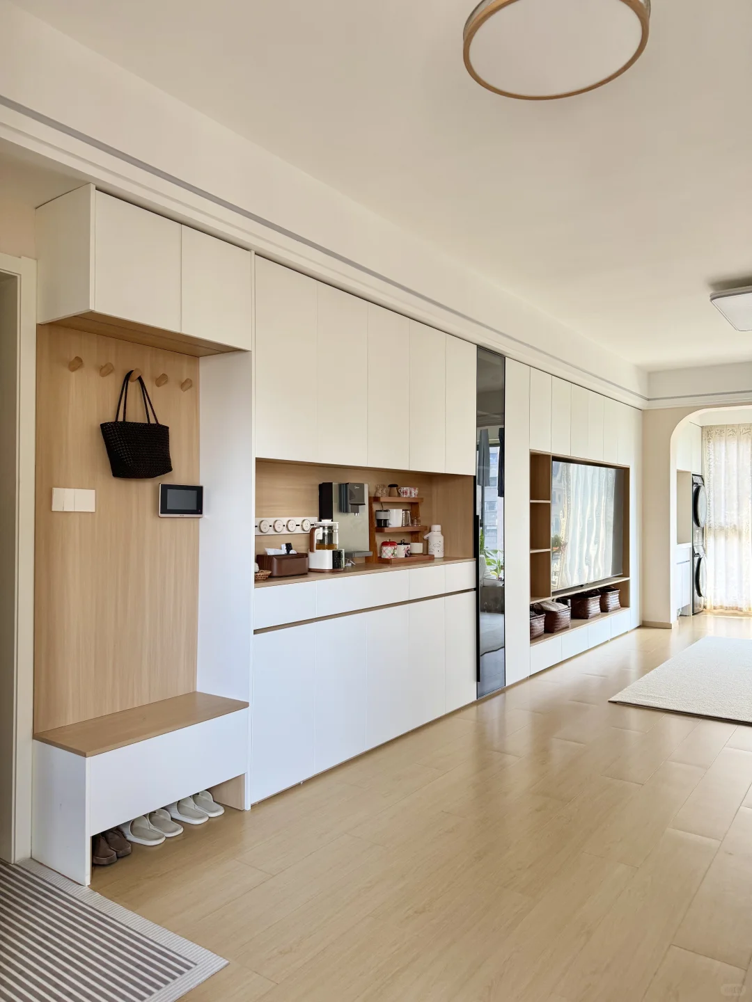 被疯狂抄作业的满墙电视柜,1w真的值!