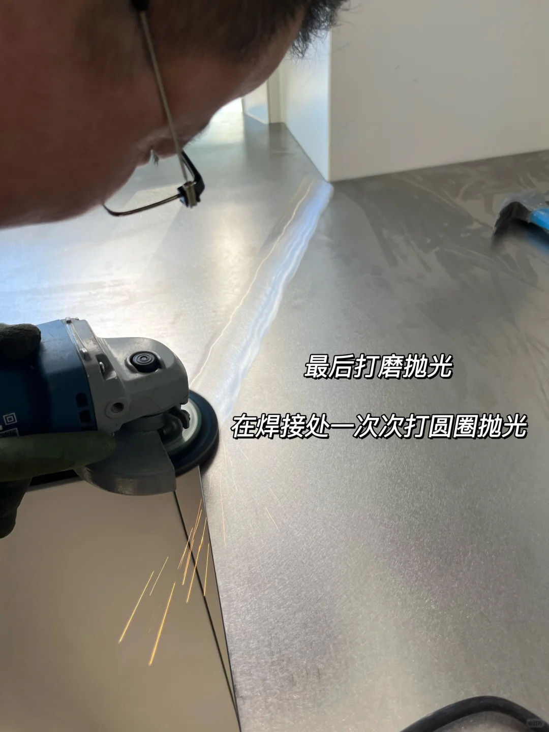 听劝！不锈钢台面一定要选乱纹质感的…