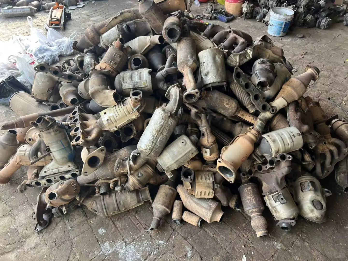 石家庄回收汽车旧件