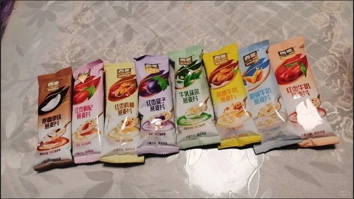 早餐冲泡燕麦片，方便但甜度高