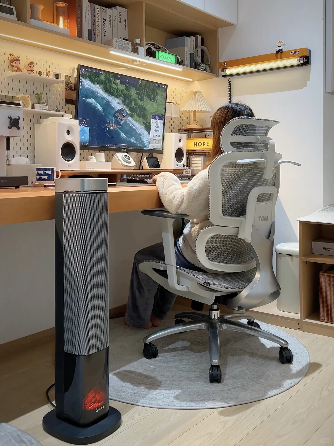 小书红抄作业成功 自装出了理想的书房!