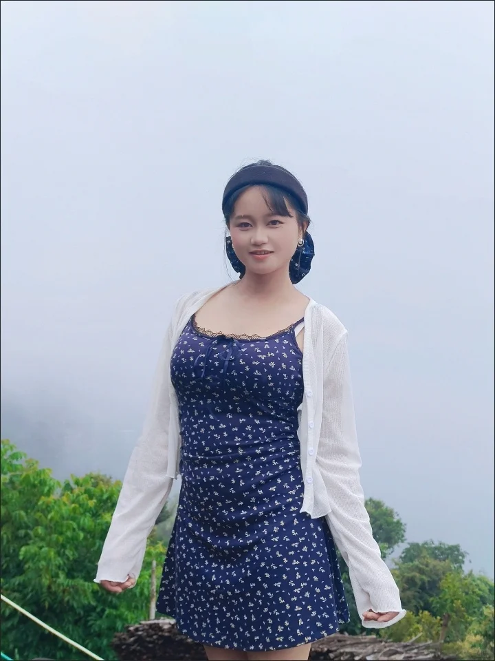 有胸垫的连衣裙！立体剪裁显瘦10斤?