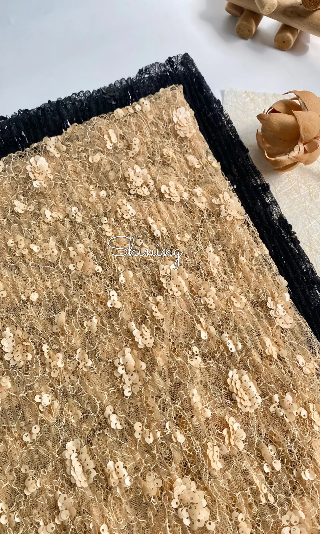 香槟色压皱蕾丝珠片绣花、太美了！