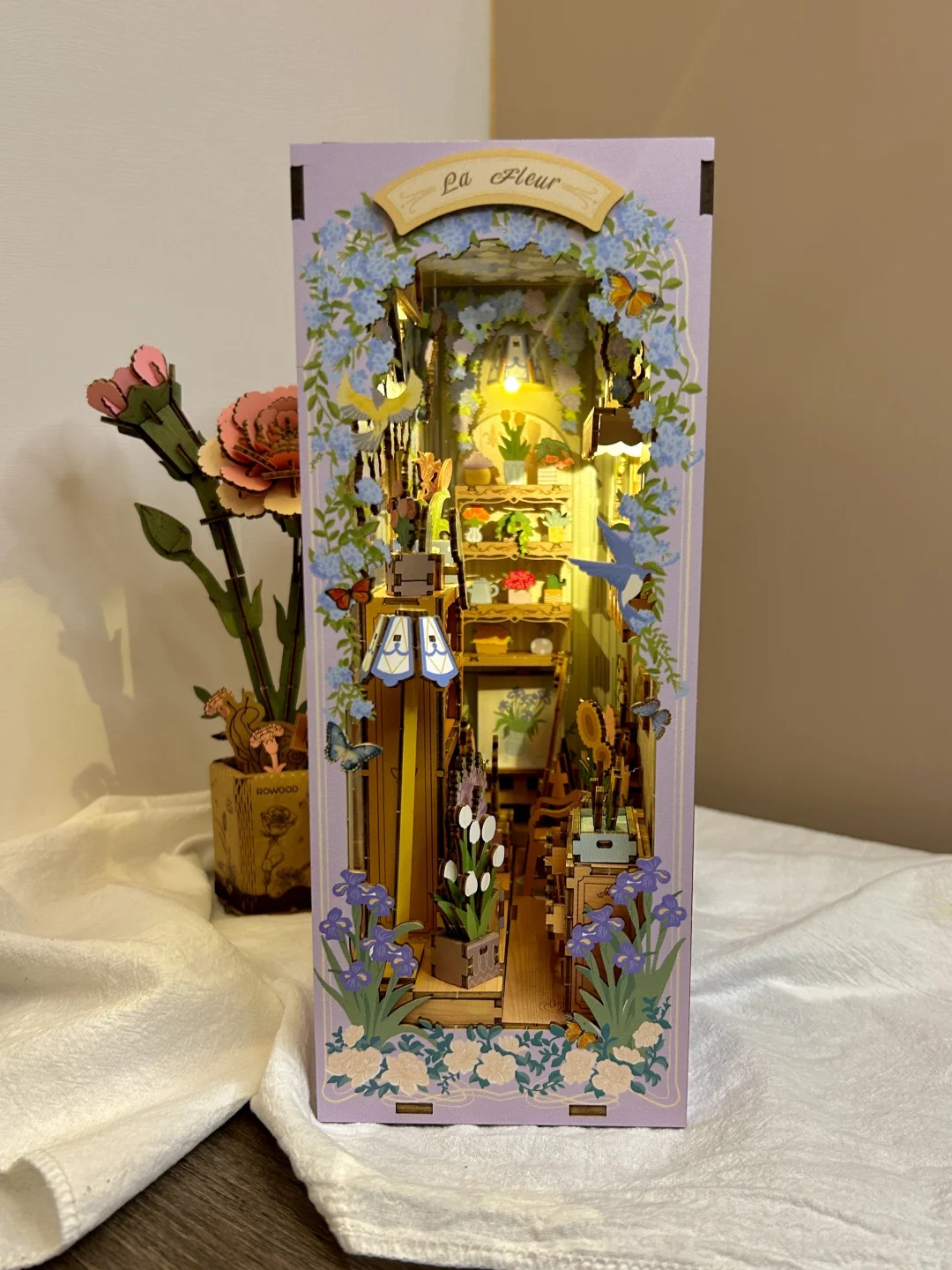 好治愈！书立打开后竟然出现了绝美花店?