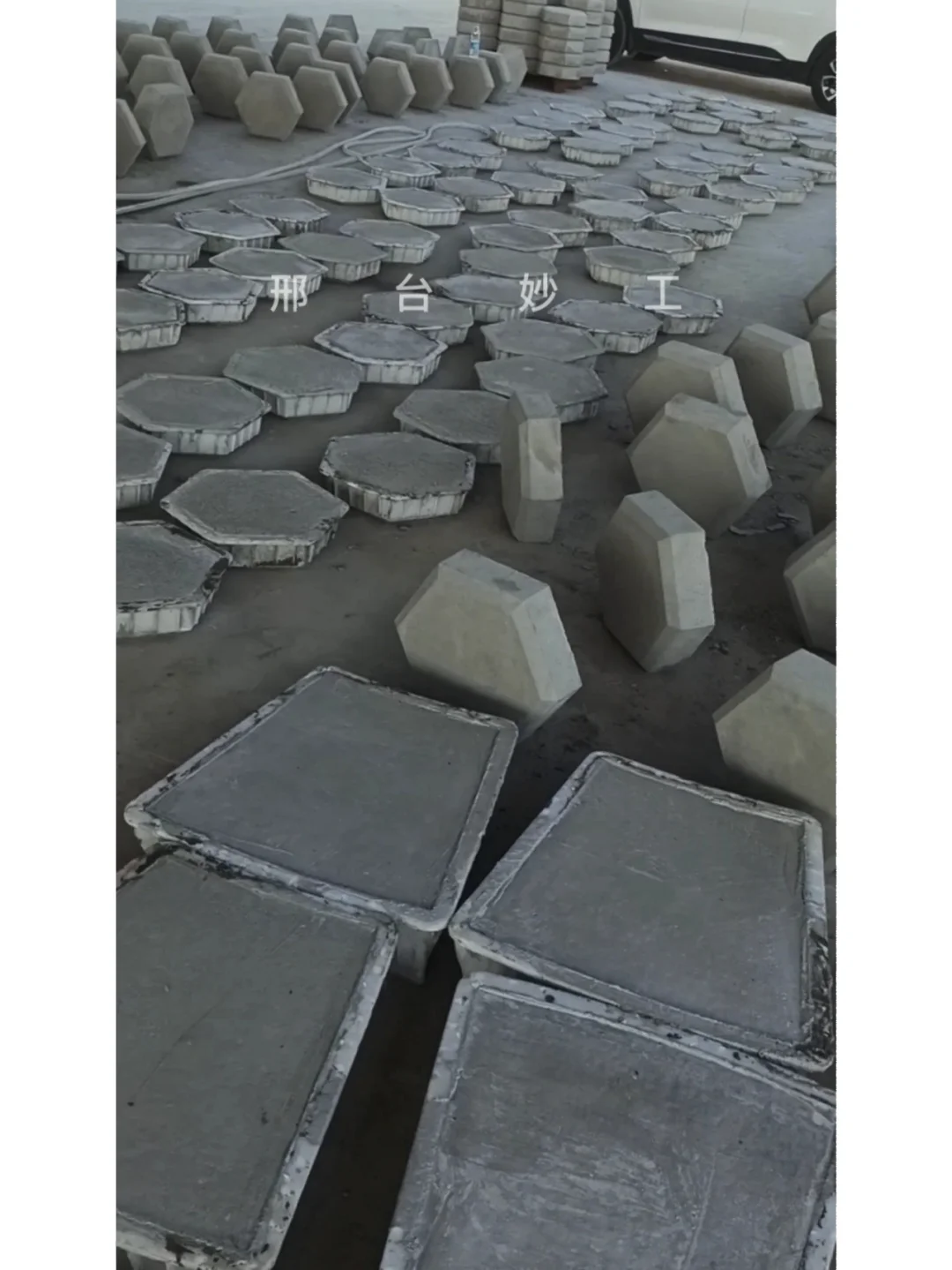 妙工混凝土预制构件布料机械成型生产线设备