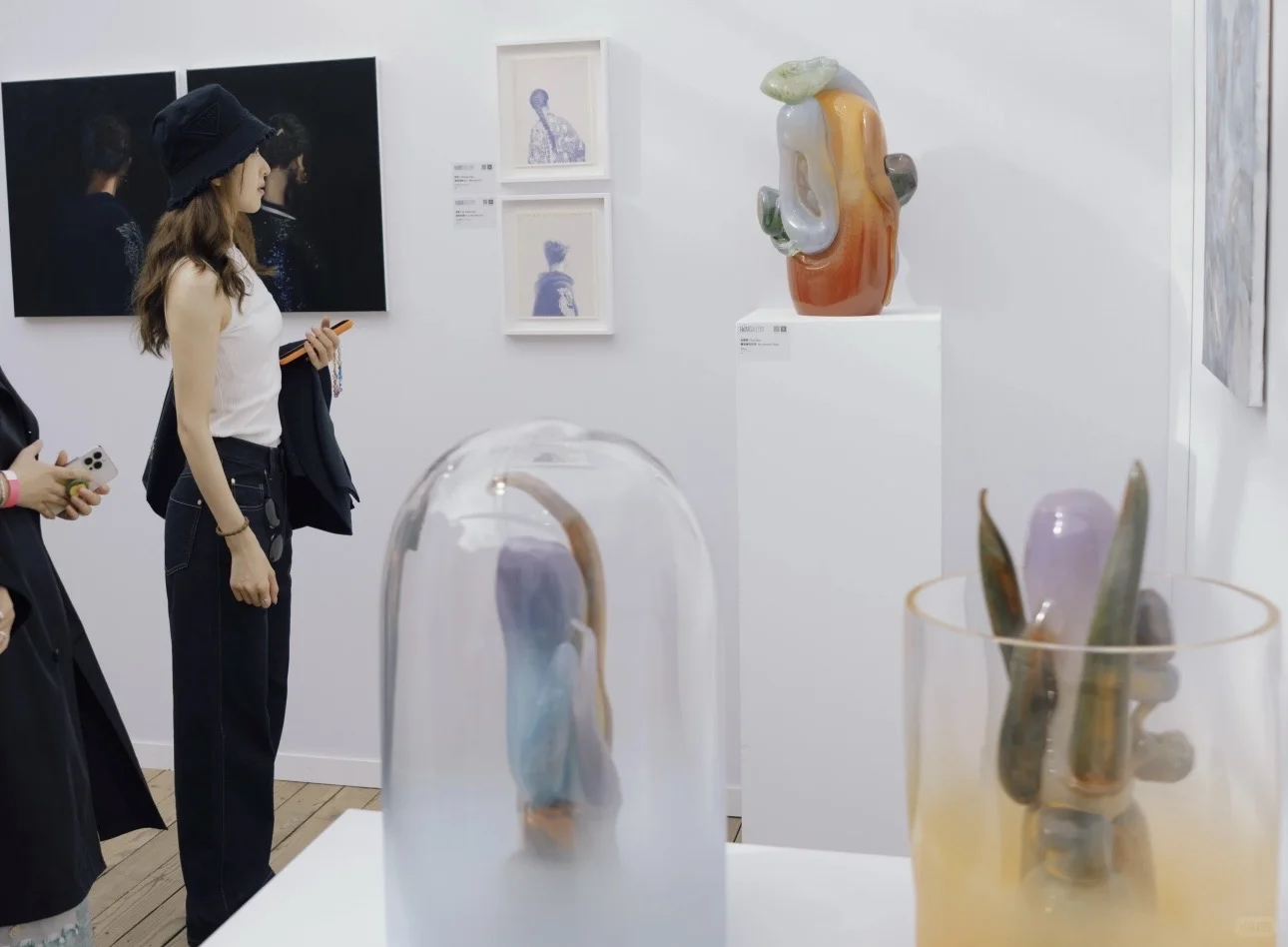 章泽天参观巴黎展览