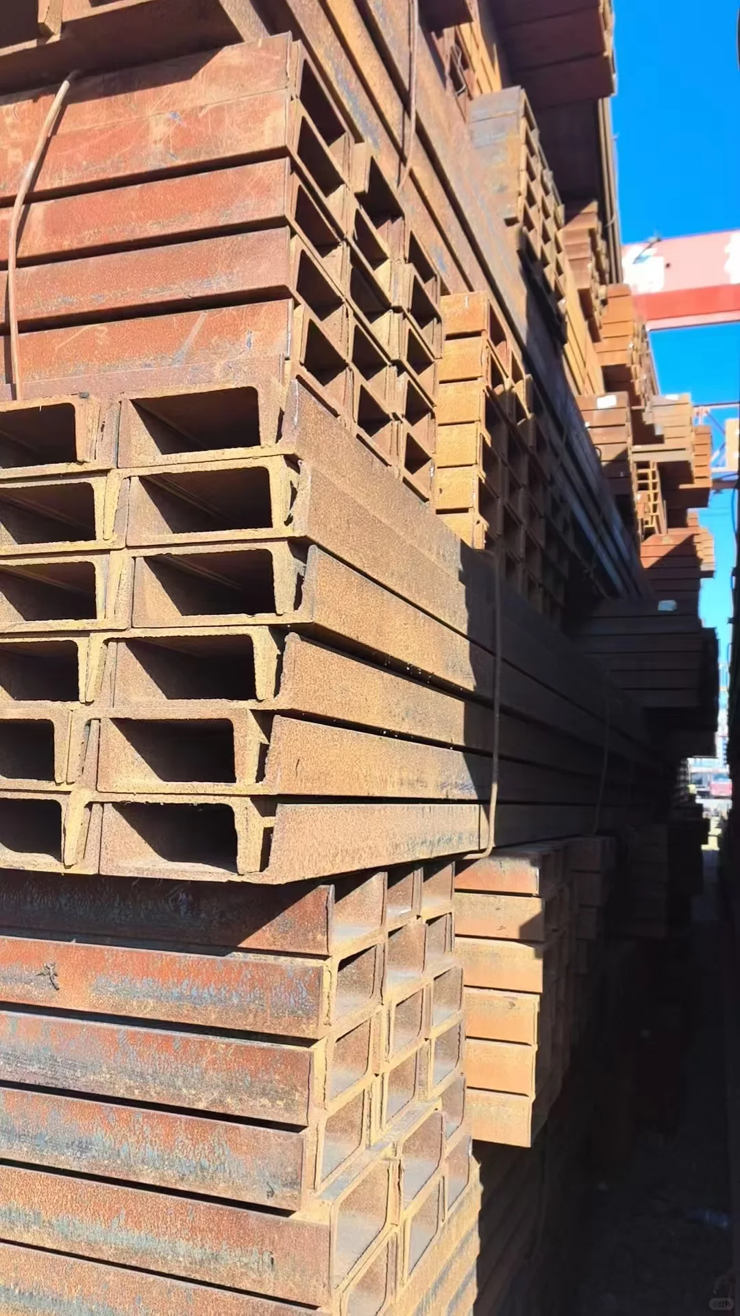 有锈但是价格不到1.5元1斤他就香了20槽钢