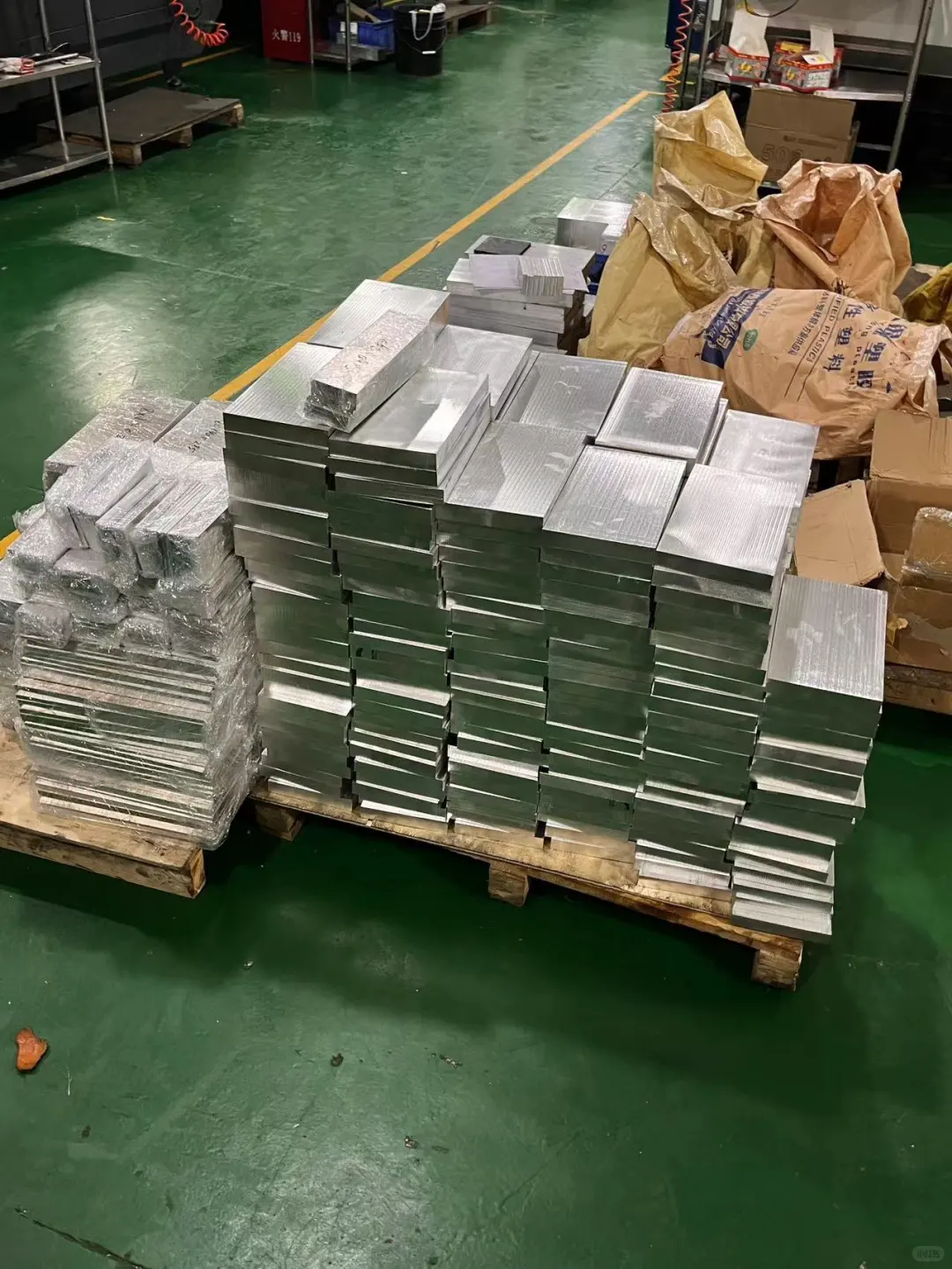 金属原材料供应