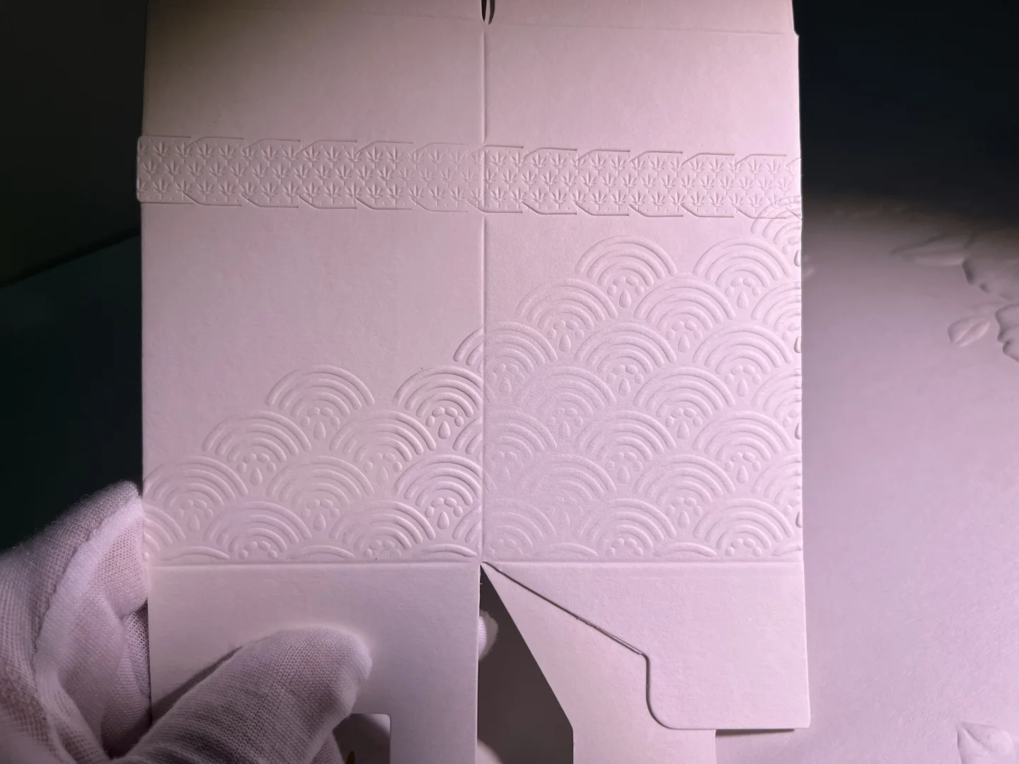 「特种纸浮雕工艺」