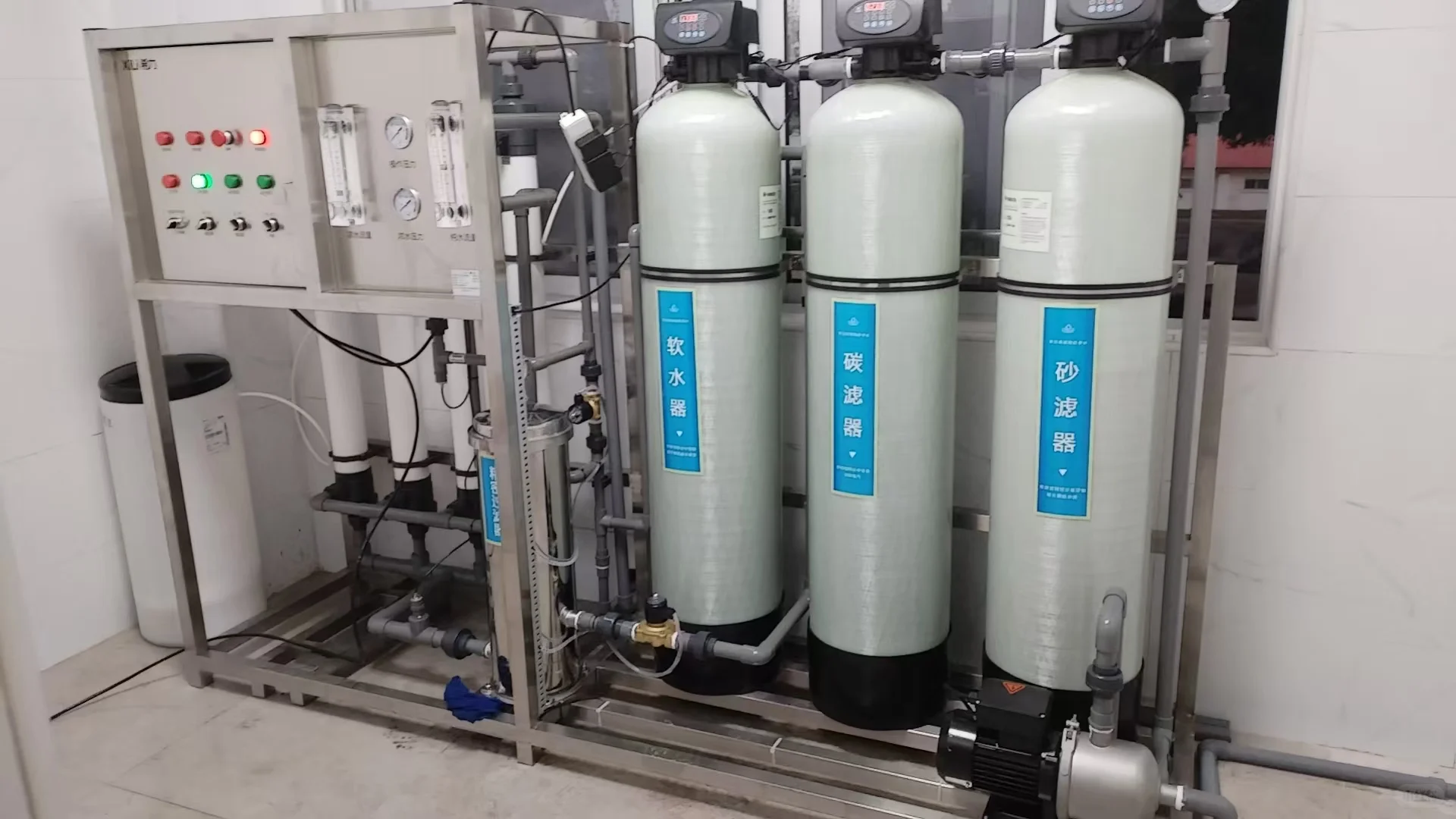 大型净水设备:现代社会的“水卫士”