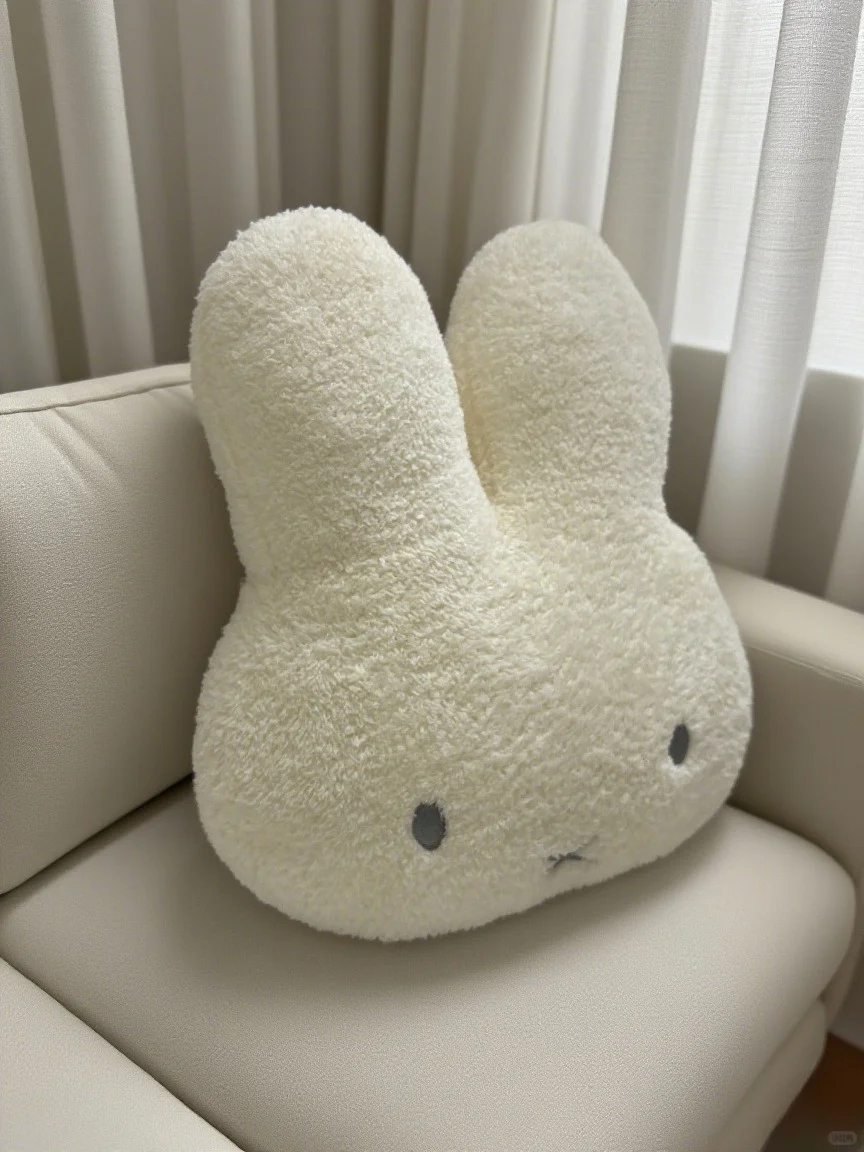 淘到宝了??10.9r的兔子抱枕！好可爱