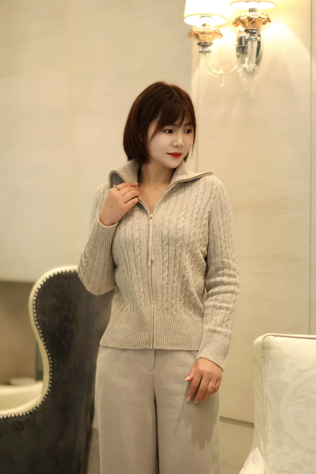 YINER｜冬季温暖穿搭，让爱意点缀生活空间