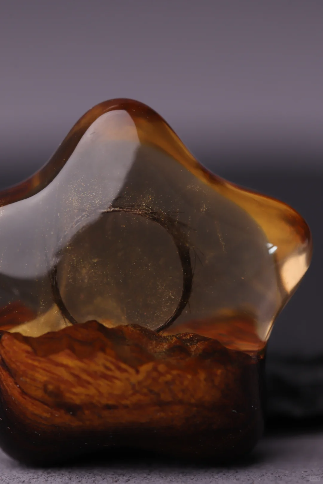 耗时36小时把宝宝胎发封存进一颗永恒琥珀星