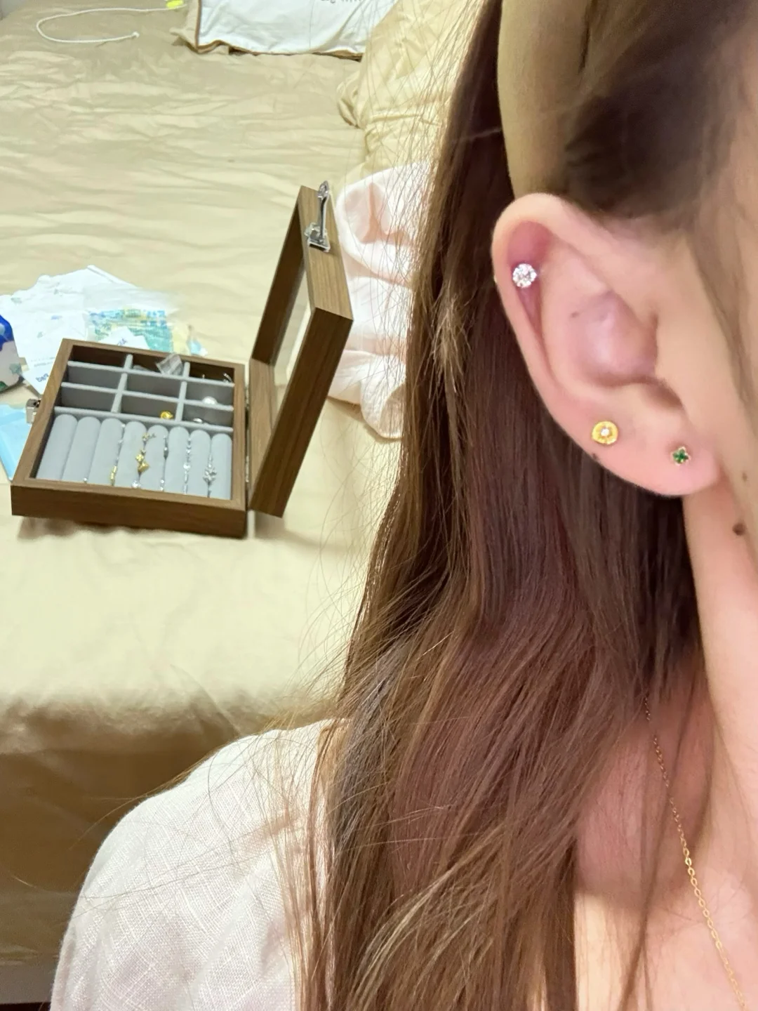 左三右二“招财”࿆耳洞已完成✔️