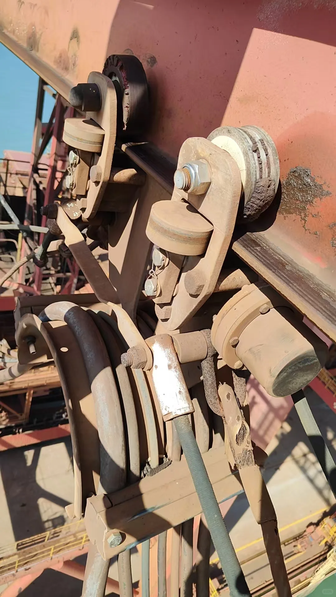 港口码头起重机特种设备维保、维修及配件专