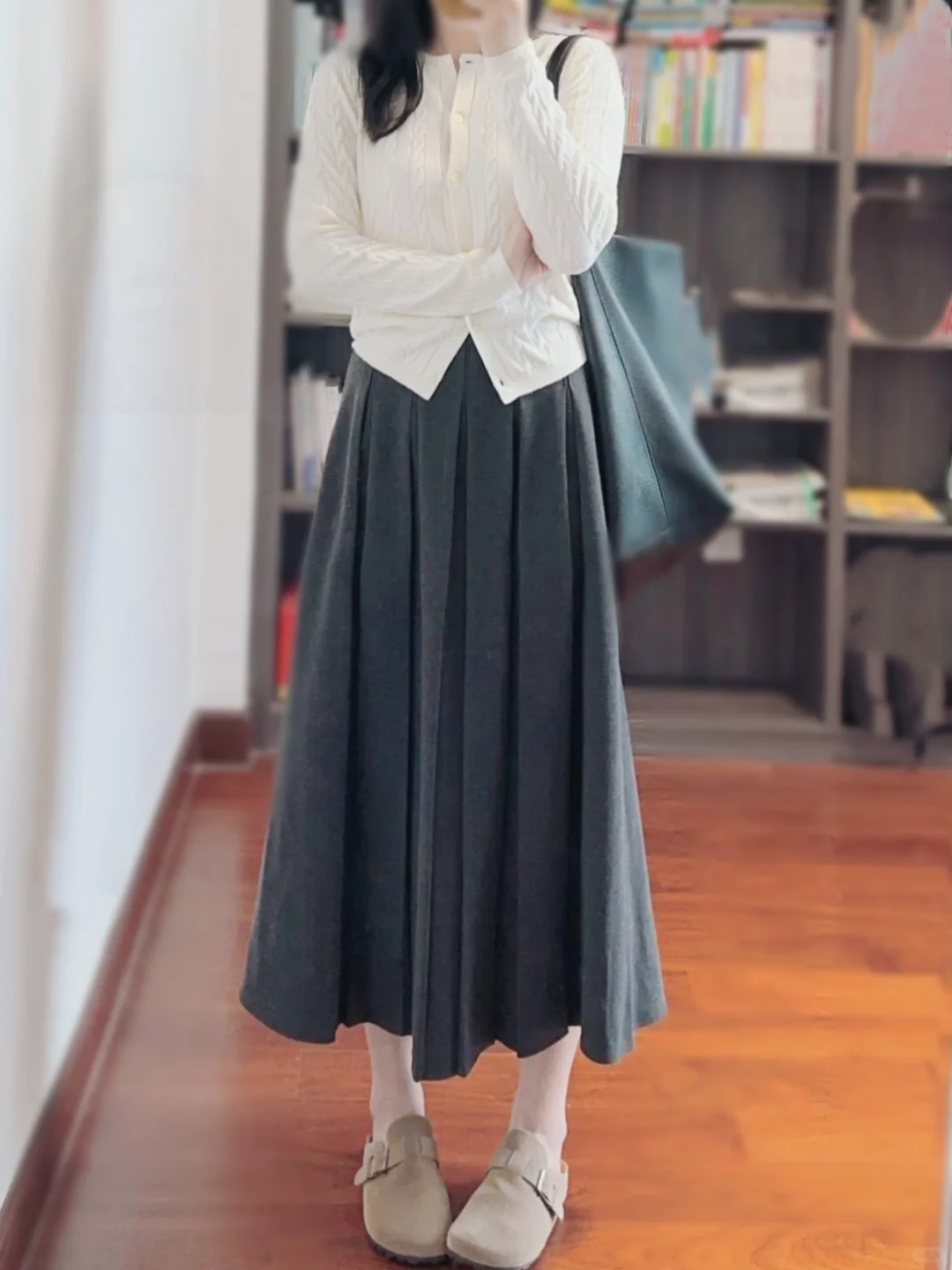 啊啊啊终于买到我的秋冬百搭战裙了❗️❗️❗️
