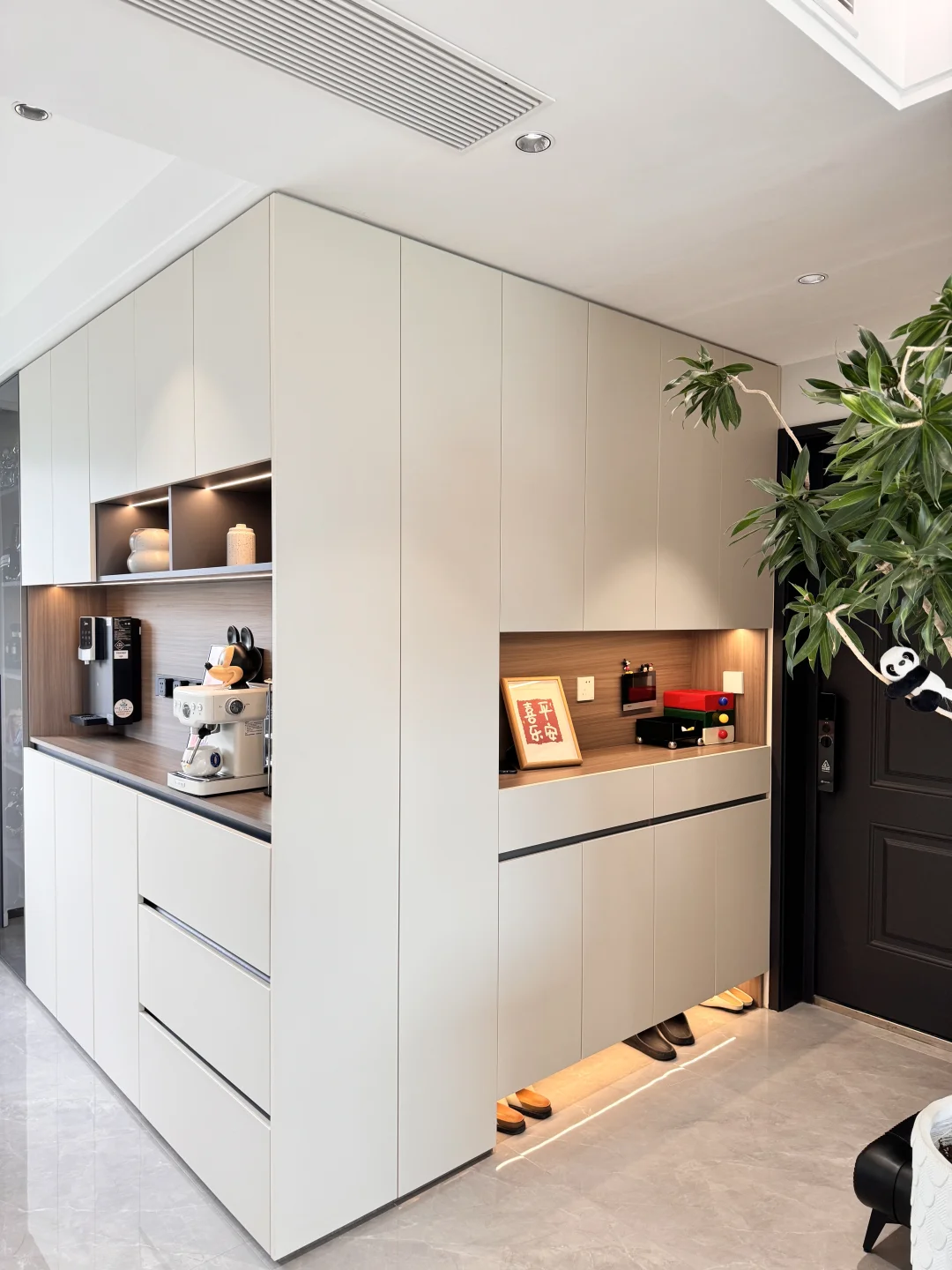 餐厅2.6米开间,一定要做极简餐边柜!!