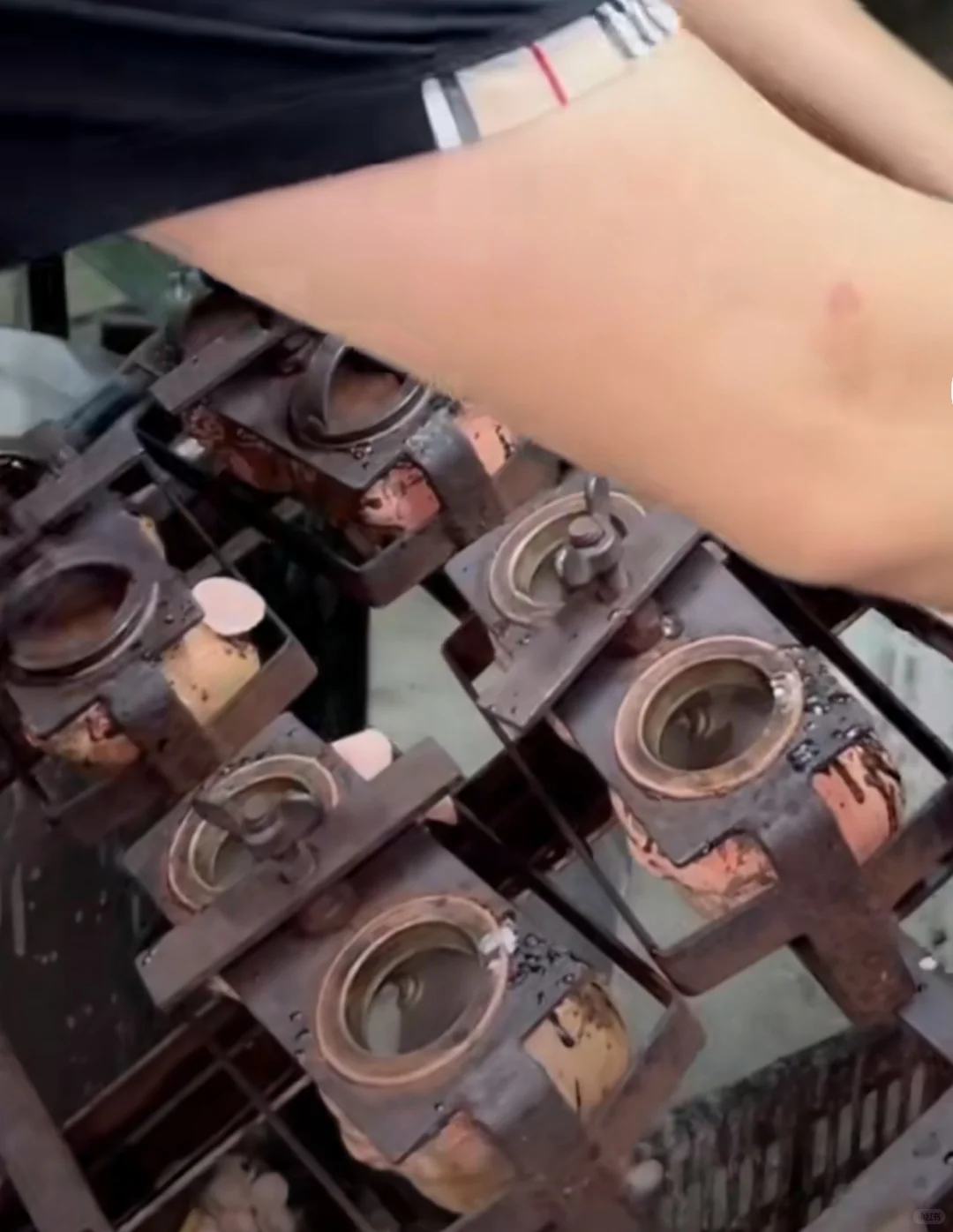 Sofubi油炉工艺和搪胶工艺的区别