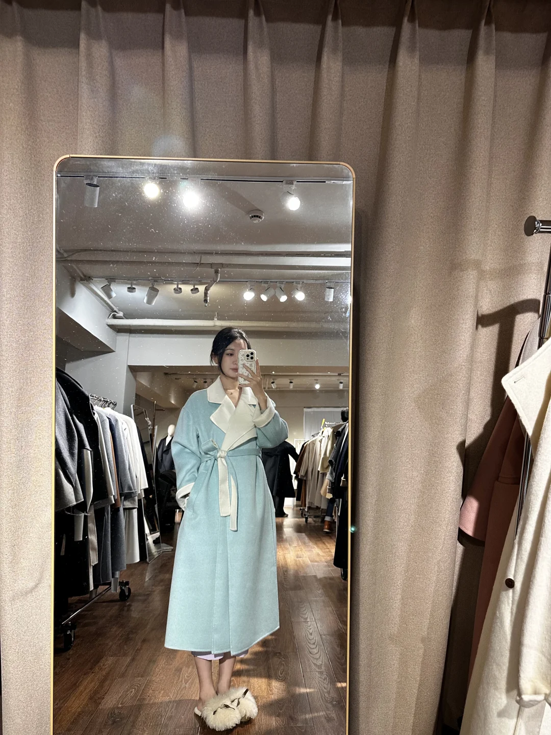 两万块的羊绒大衣