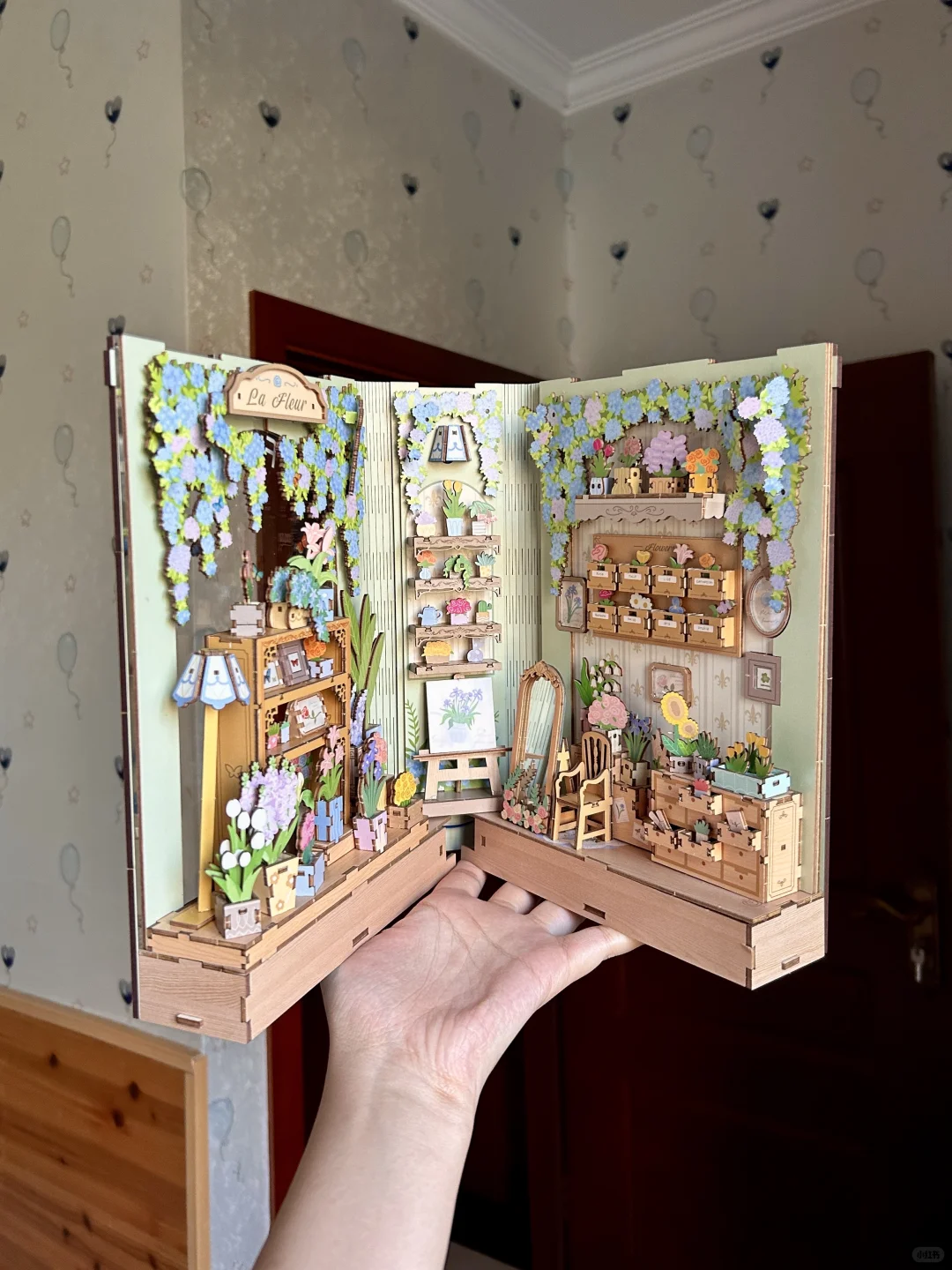 好治愈！书立打开后竟然出现了绝美花店?