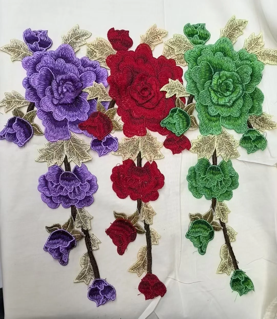 刺绣，，绣花，，有人要吗？