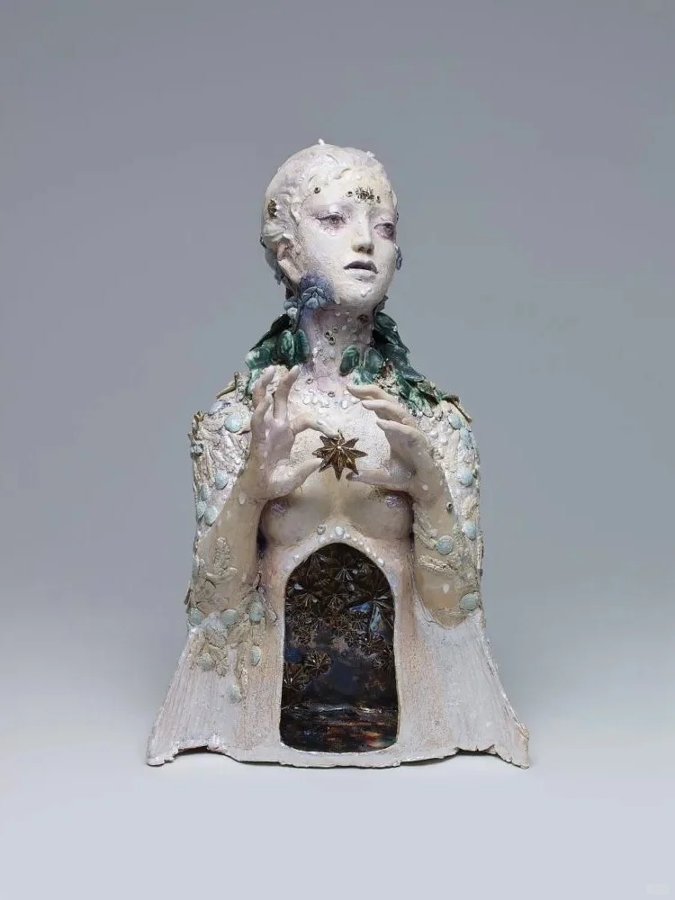 Hitomi Murakami | 雕塑艺术家