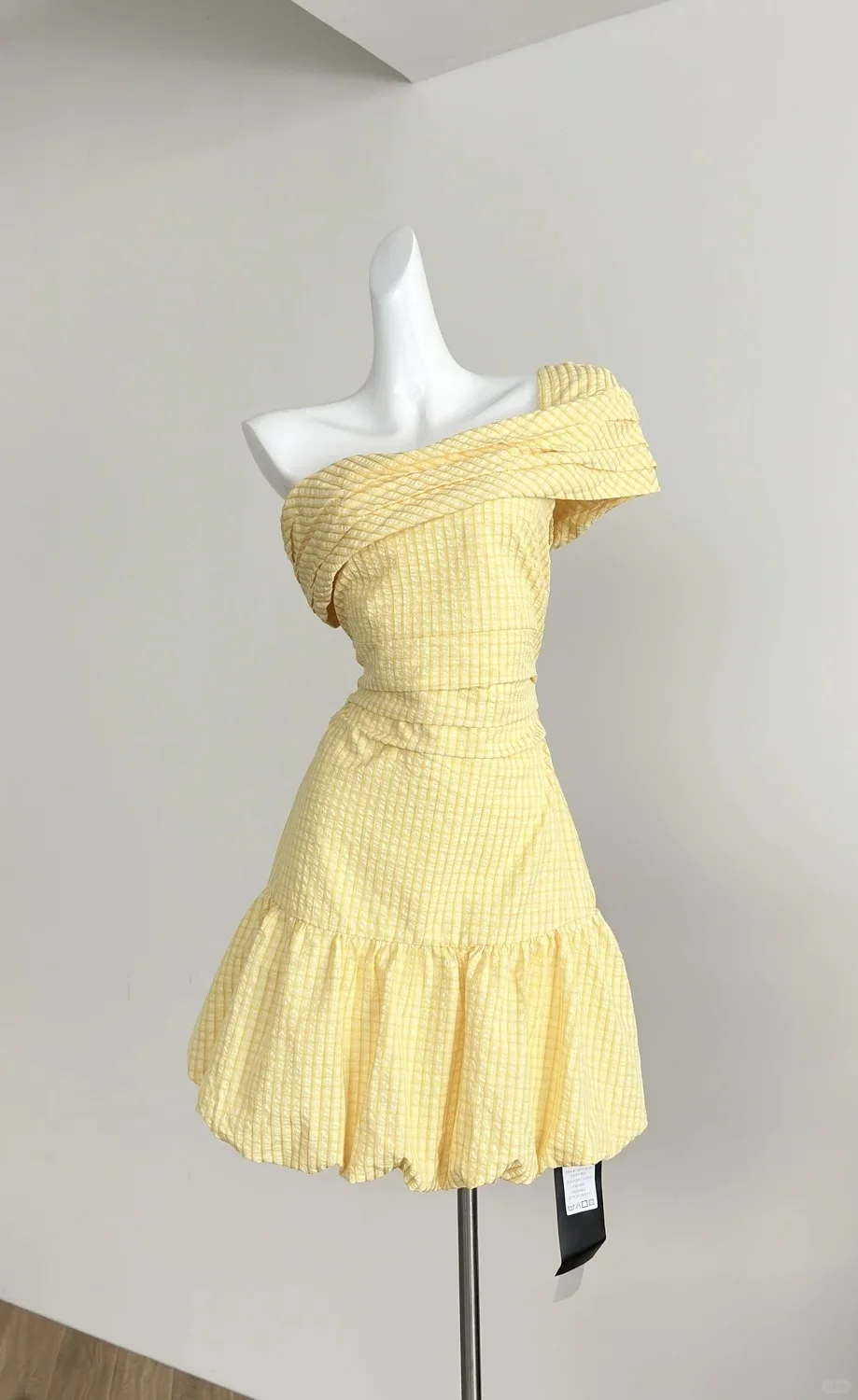 #多巴胺警报｜穿上这条黄裙后 我的emo被拉黑