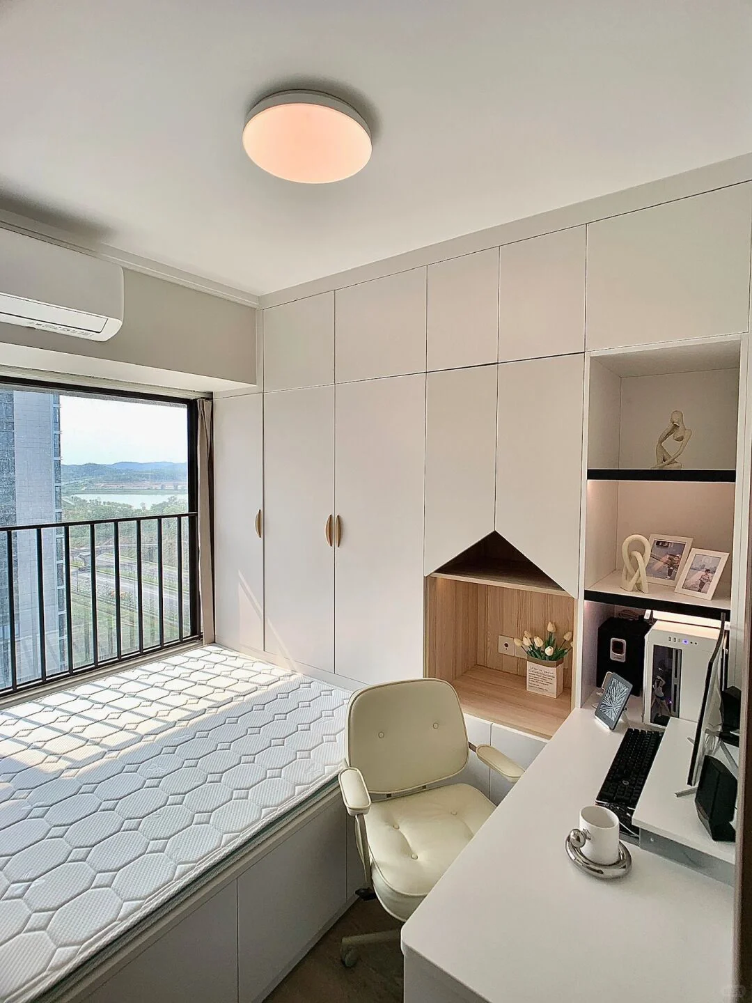 真心建议,越是紧凑小户型,越是要多柜子