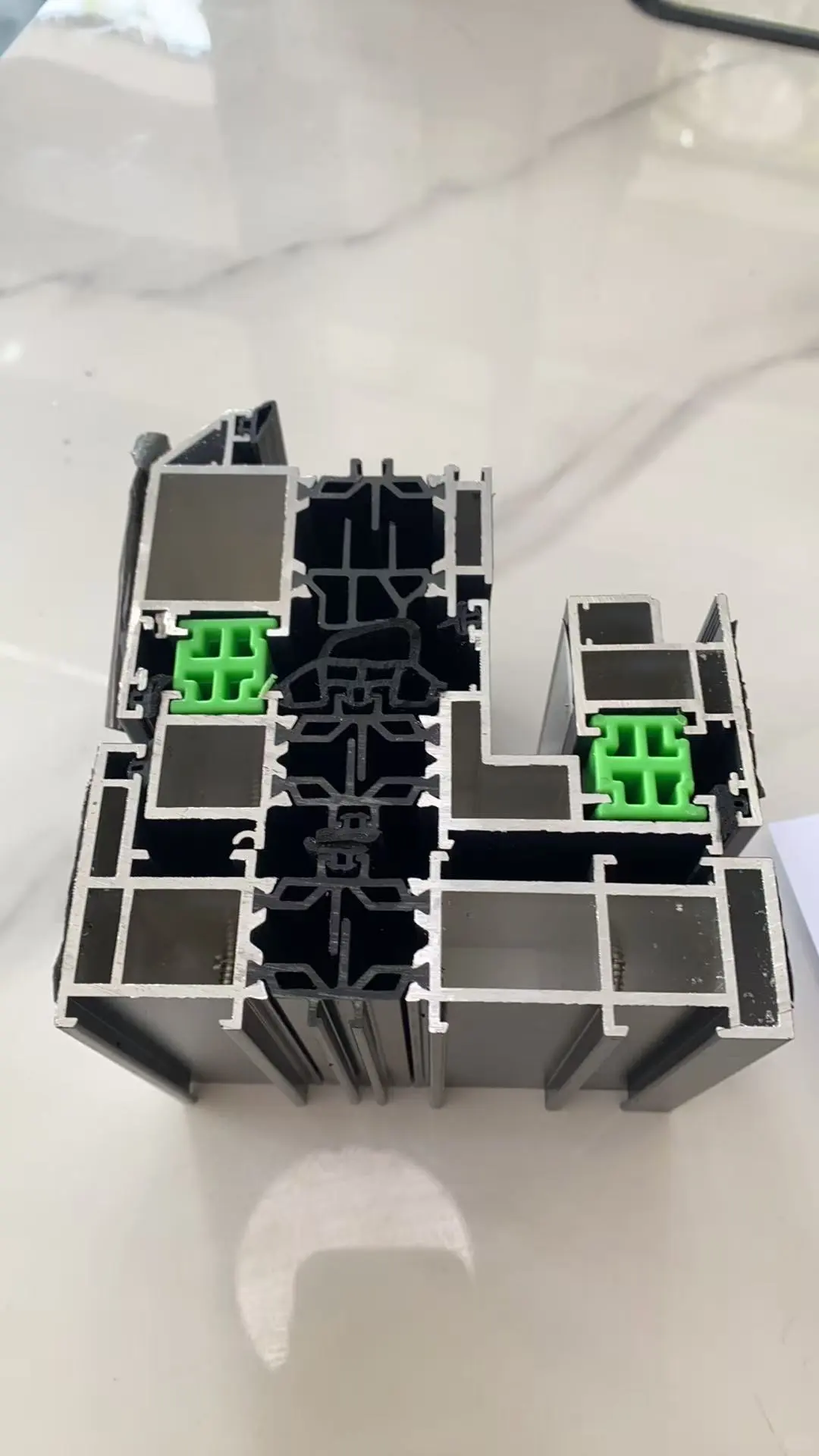 断桥铝通体2.0——到底值多少钱一方呢？