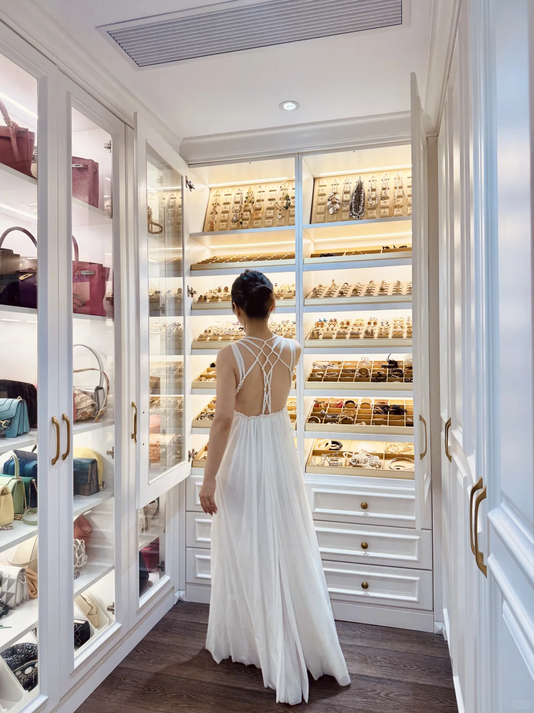 Live图，真的很爱衣帽间的这一角