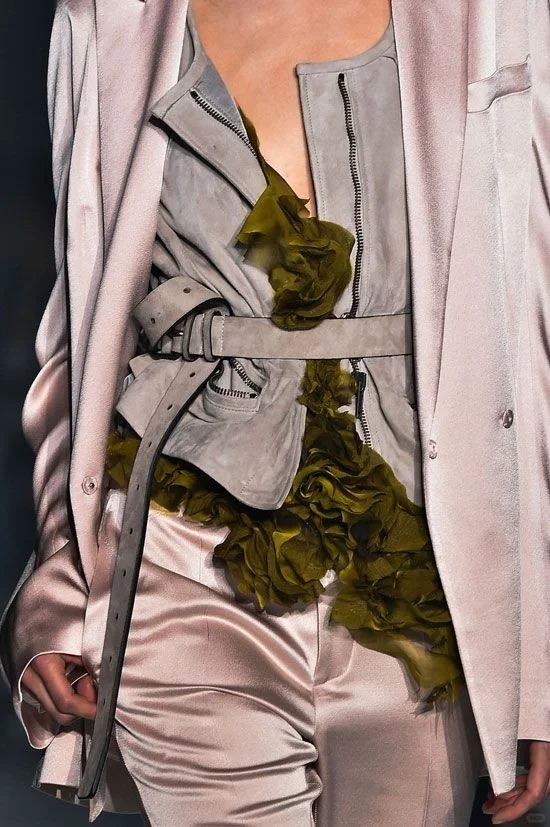 灵感笔记 | 不对称立体剪裁与面料质感