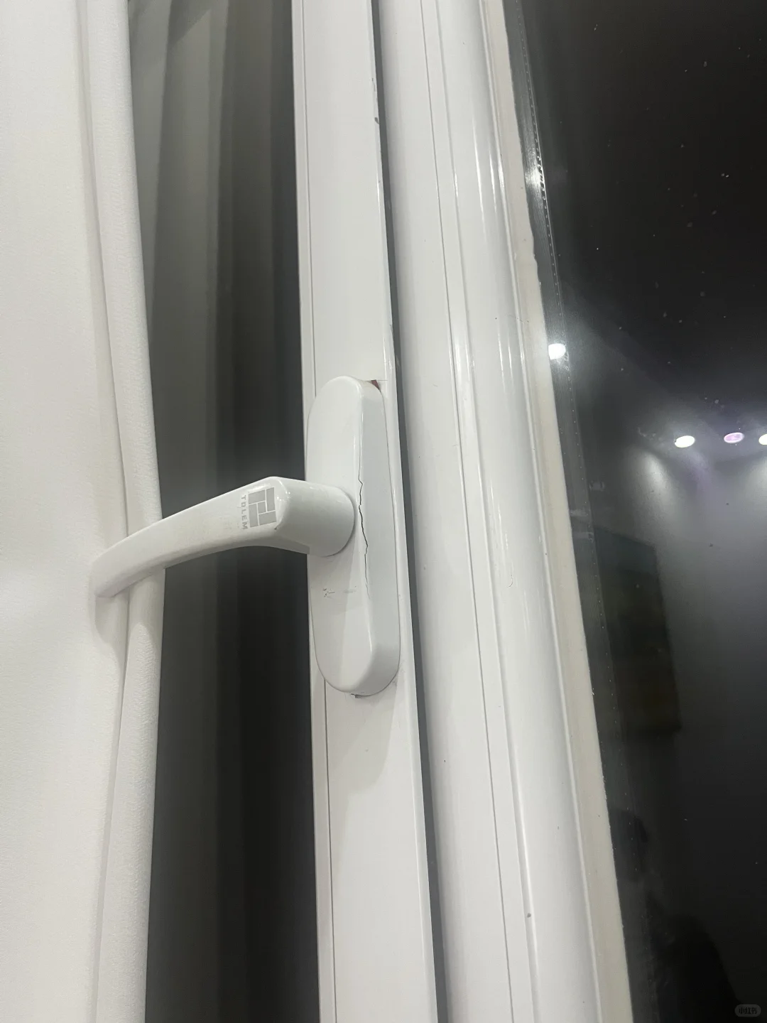 断桥铝门窗翻车！农村房子就该这么对待？