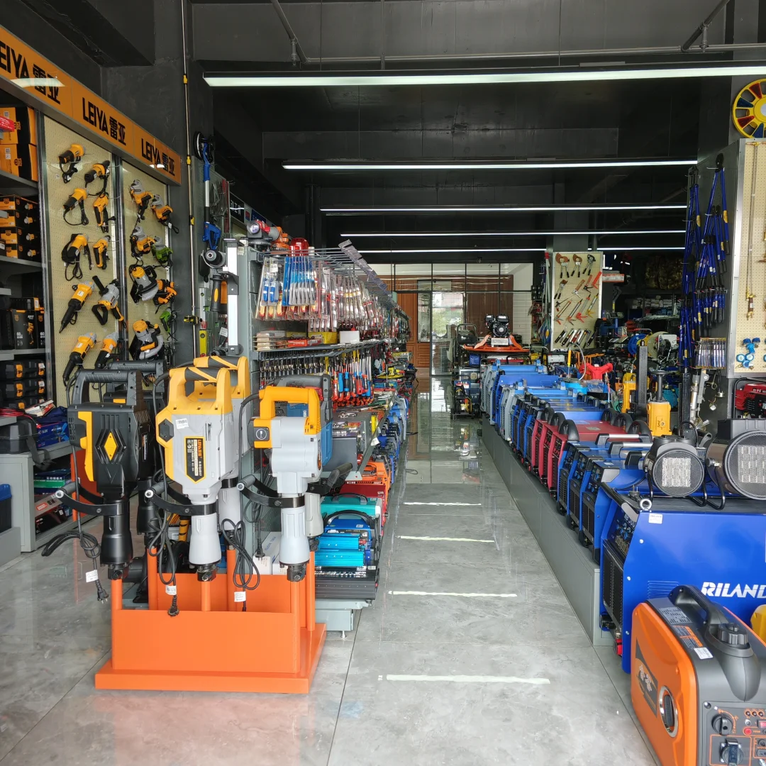 都市花园东门对面晨峰五金 电话:1594719694