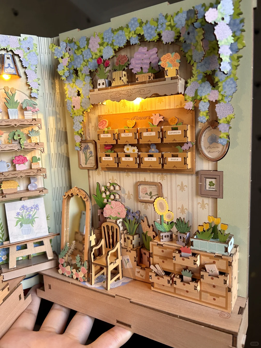 好治愈！书立打开后竟然出现了绝美花店?