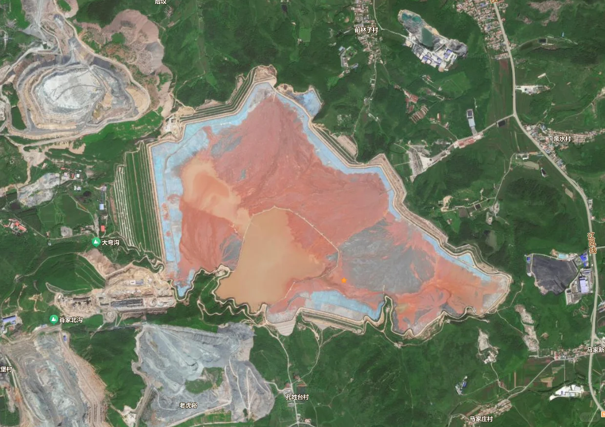 辽阳尾矿红色脉络