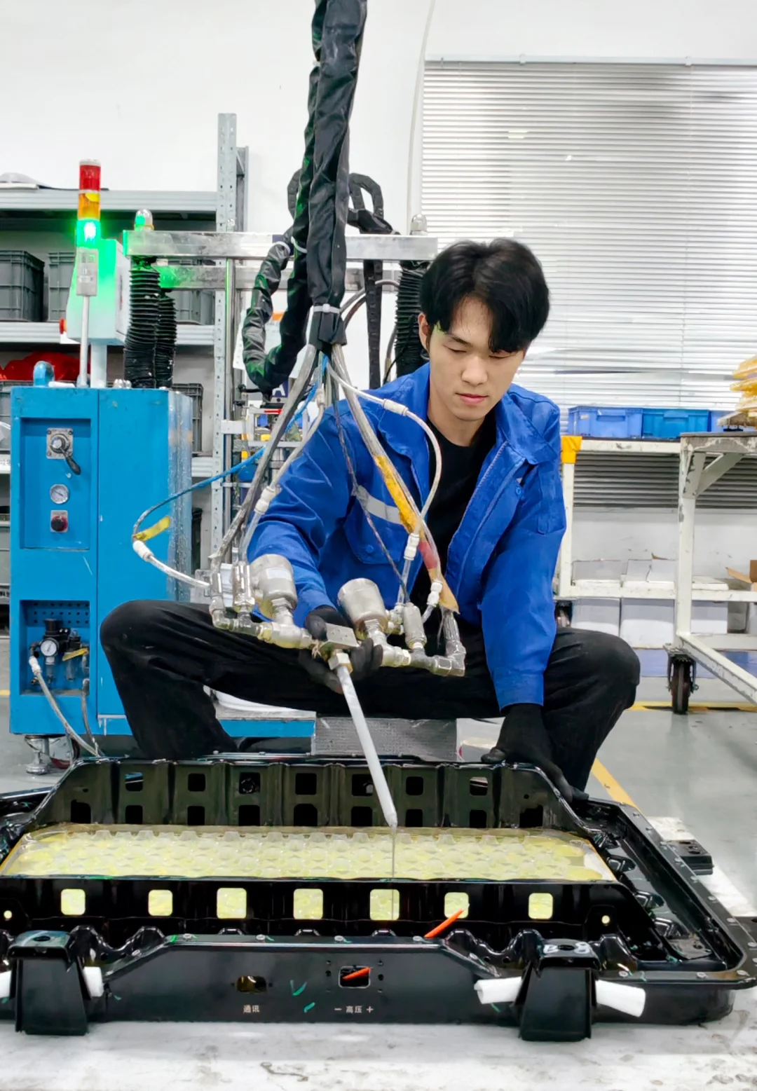 新能源汽车电池 助力“双碳”目标