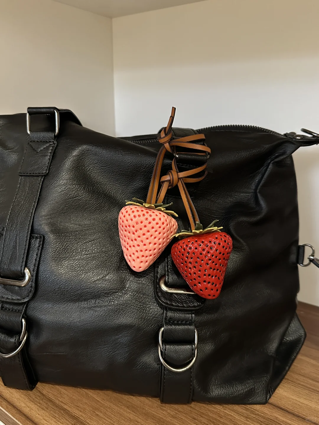 超大颗草莓?树脂小挂件！好可爱呀！！