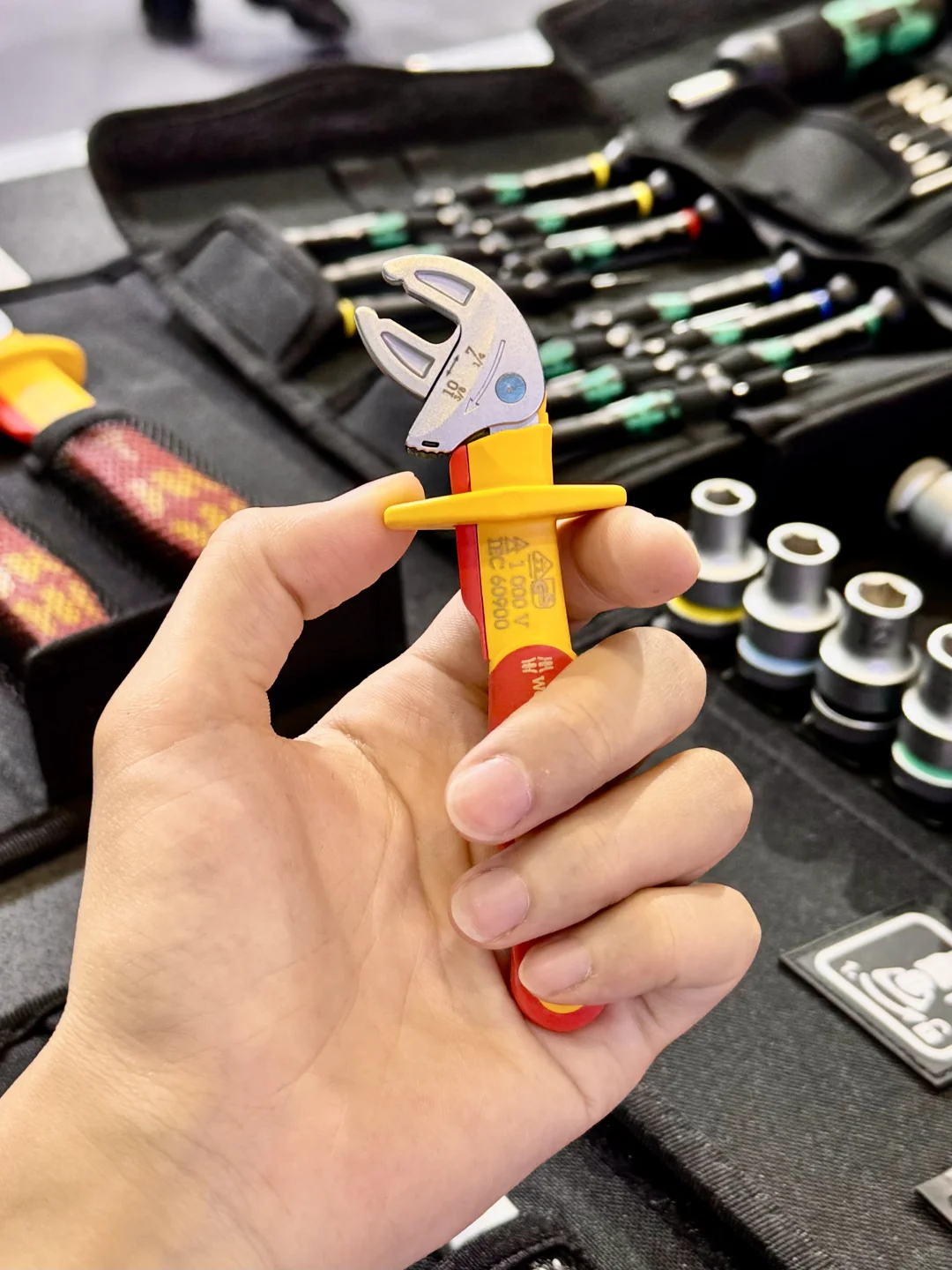 长这样的活扳手还真是没见过…