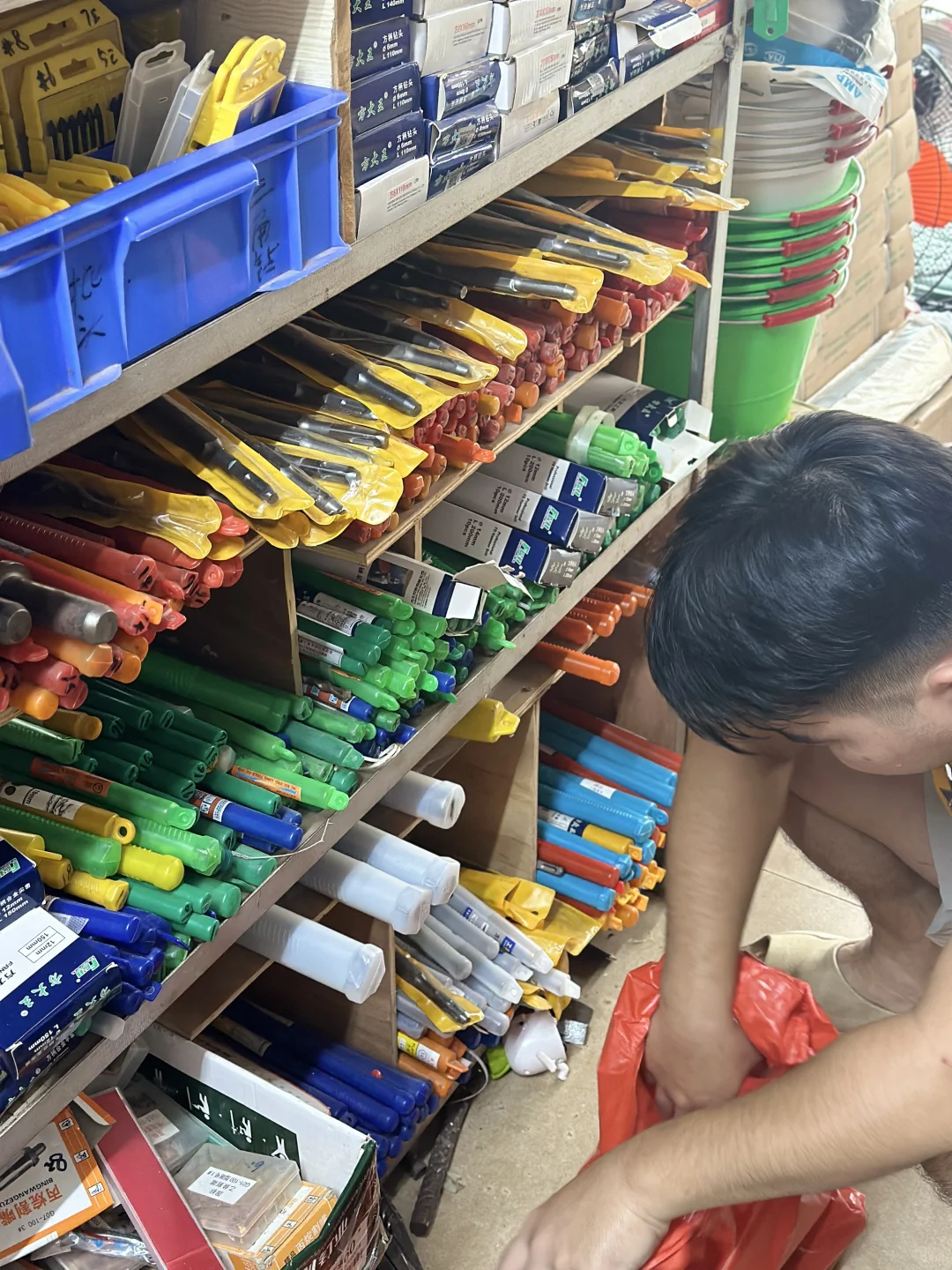 今年实体五金店的老板们还好吗