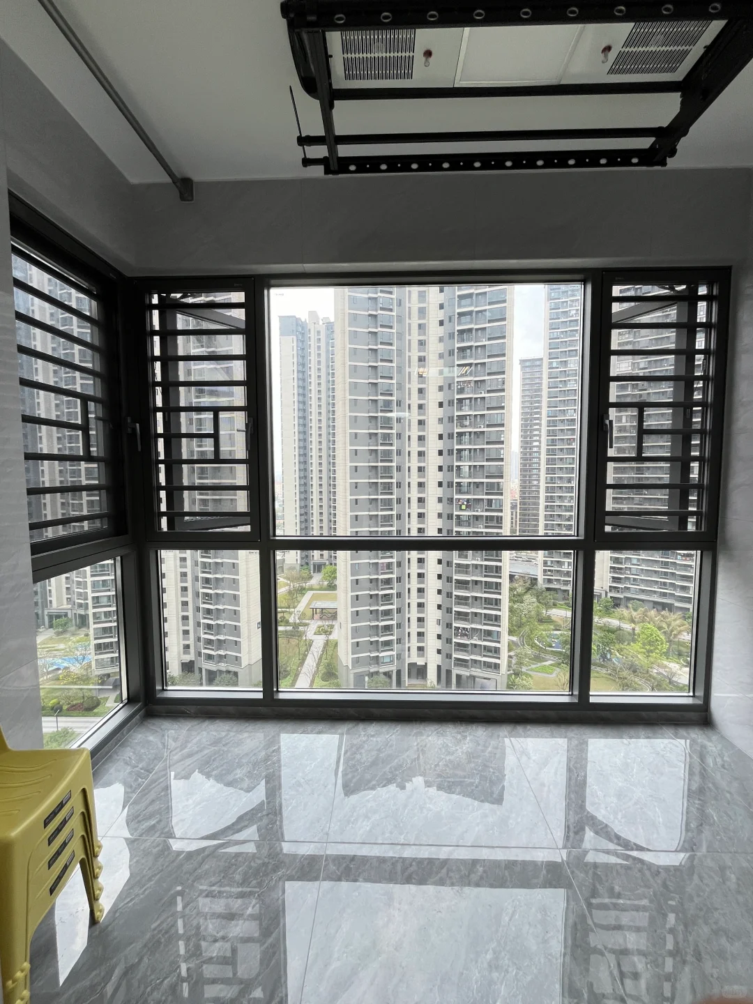 佛山三水区融创半岛阳台封窗效果