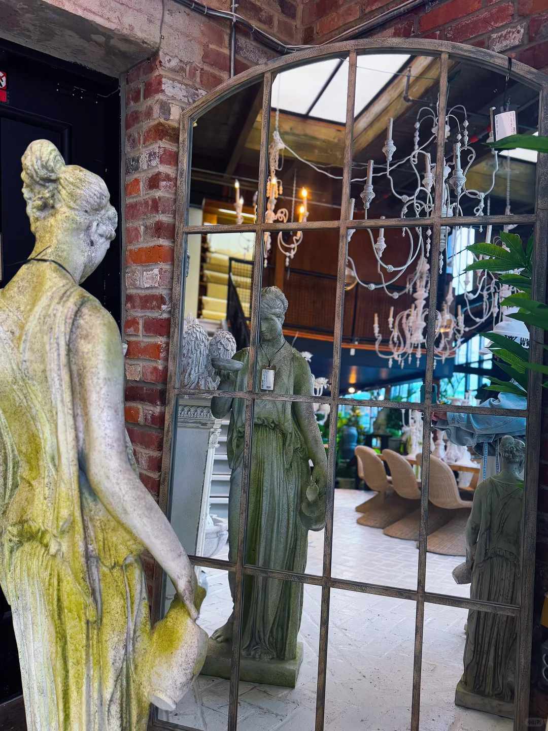 唐人街边，居然藏着这么大一个家居空间?