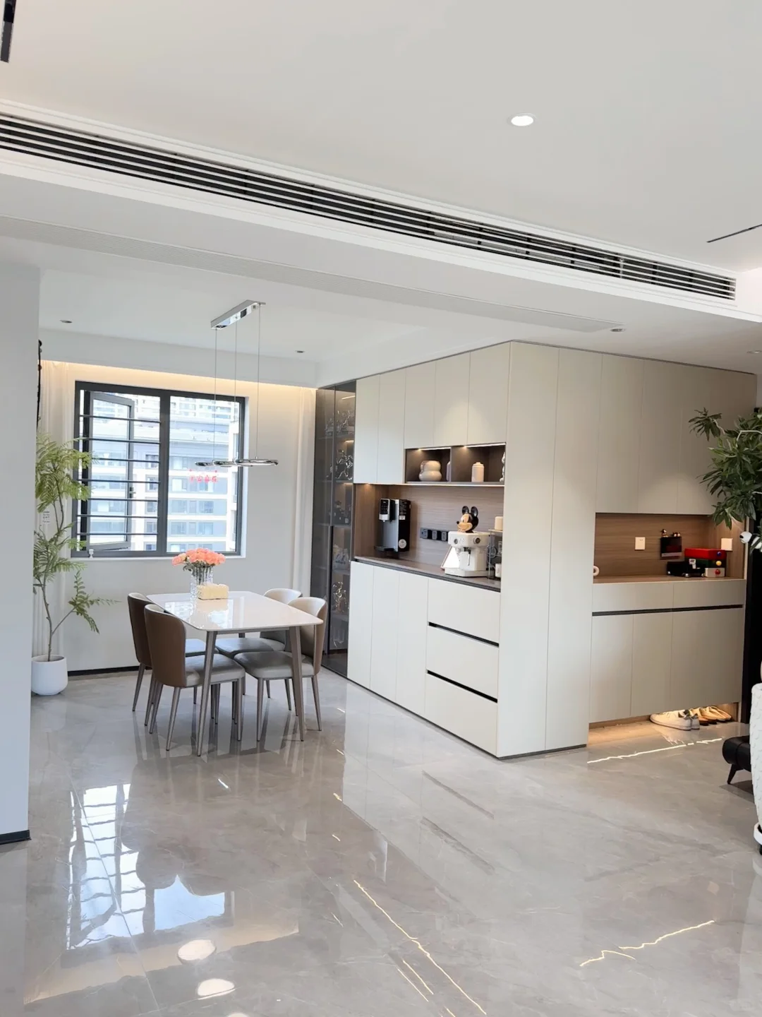 餐厅2.6米开间,一定要做极简餐边柜!!